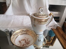 Finesse et élégance Limoges Blanc et Or Pot à lait ou Petite théière +Tasse