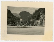 PHOTO SNAPSHOT, a man back