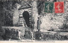 45* FERRIERES EN GATINAIS wash house door old abbey RL58,0966