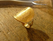 Bague pièce or 20 Francs Napoléon côté pile sur fourche étroite