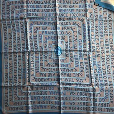 HERMES Foulard SOIE 90 X90 cm