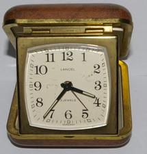 ancien réveil de voyage