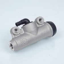 Maître cylindre frein