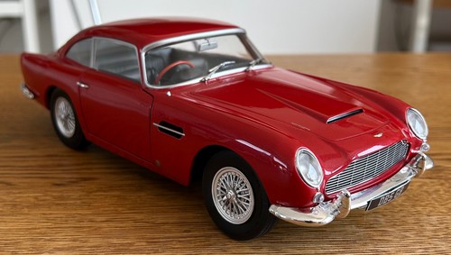 Aston martin db5 - aston, –