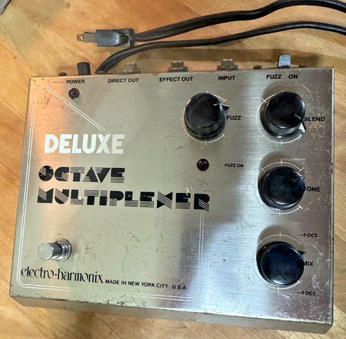 Electro harmonix deluxe octave - electro-harmonix,