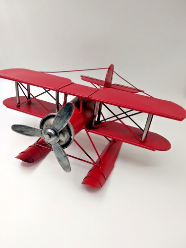 Gros hydravion pompier - , en