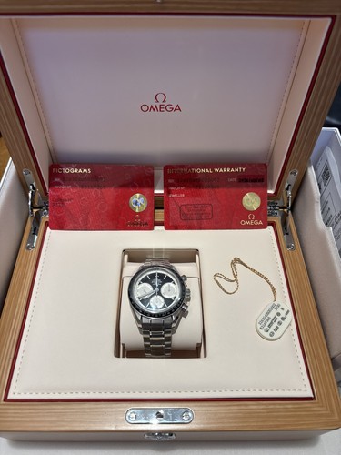 Omega speedmaster racing panda - racing,