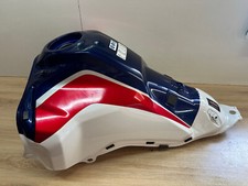 UN RESERVOIR ESSENCE NOIR TANK