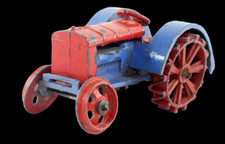 1/43rd DINKY TOYS TRACTOR lead / antique toy 