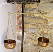 Ancienne balance trébuchet