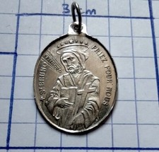 h27 pendentif Médaille