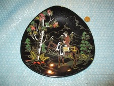 ASSIETTE en FAÏENCE NOIRE