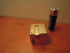 Briquet à gaz  cube  Ippag