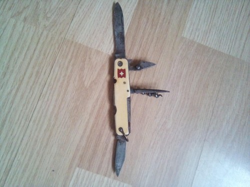 Ancien couteau suisse - ancien, de