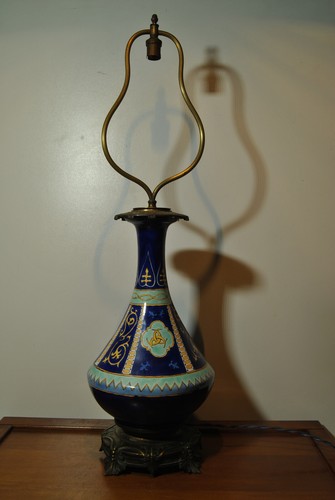 Pied lampe pétrole ancienne