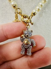 🐻 Vivienne Westwood Collier