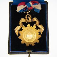Rare Mutual Relief Society Gold Medal. L’Union des Coiffeurs de