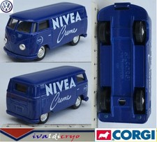 VW Volskwagen transporteur ( combi)  van T1 nivéa bleu corgi