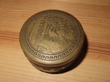 Belle petite boite ronde