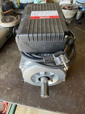 vend 1 moteurs électrique