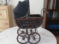 Landau poupée Ancien Bois Et Rotin. 