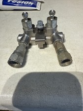 Graco 246012 Fusion AP Fluid Manifold Coupling Block, 2-hose