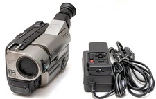 Camescope Sony Handycam CCD-TR840E PAL 8mm Video8 Hi8 XR  72X Video Camera