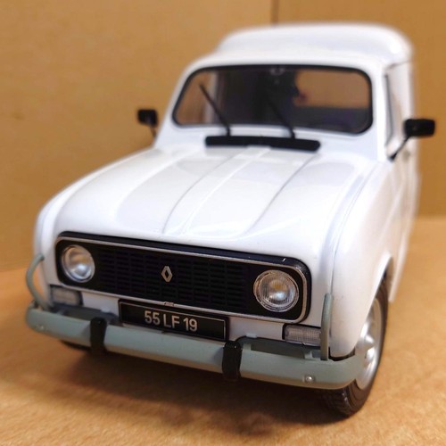 Renault white diecast - f6,