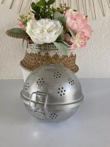 Ancienne boule à - 28, ⚜️