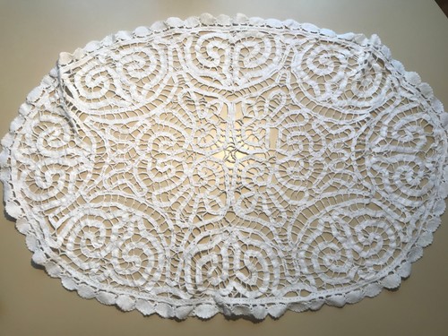 Grand napperon ancien broderie