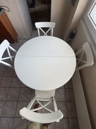 Table chaises - +,