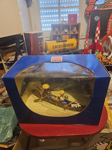 Scène tintin pirogue oreille - pirogue,