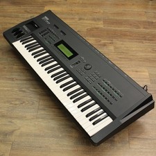 YAMAHA SY77 Digital Synthesizer 61-Key Keyboard