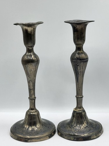 Paire bougeoirs anciens métal
