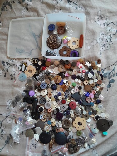 Gros lot boutons - , et