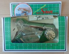 Z* MACHINE à COUDRE manuelle SUN ancienne voyage portable boîte origine 10x7cm