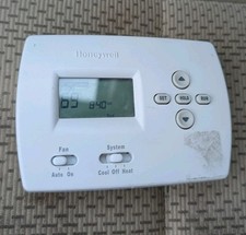 Honeywell Pro 4000 TH4110D1007 Programmable Thermostat 1H/1C Electric Gas WORKS!