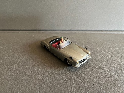 Ancienne voiture miniature - ancienne,