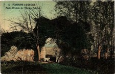 CPA FONTAINE L'EVEQUE Porte d'entrée de l'Ancien Eveche (401746)