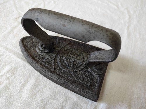 Ancien fer repasser - ancien, en