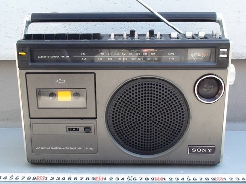 Sony 1980 vintage radio - cf-1980,
