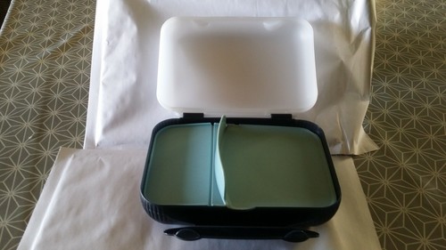 Tupperware boîte dejeuner - ,