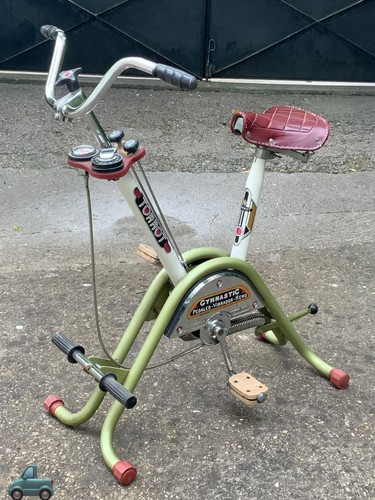 Ancien vélo appartement - ancien, d’appartement