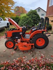 kubota B3200 tractor with 72" mower deck 830 hours
