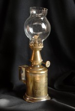 Lampe à essence minérale