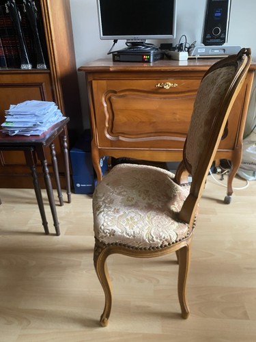 Chaise intérieur bois marron