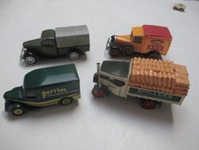 4 camions miniatures