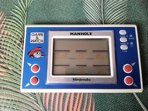 Nintendo game watch - game, manhole