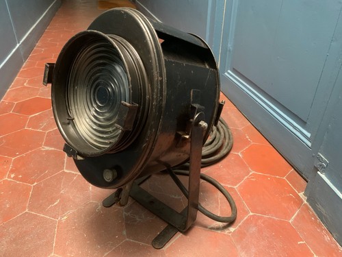 Ancien projecteur théâtre