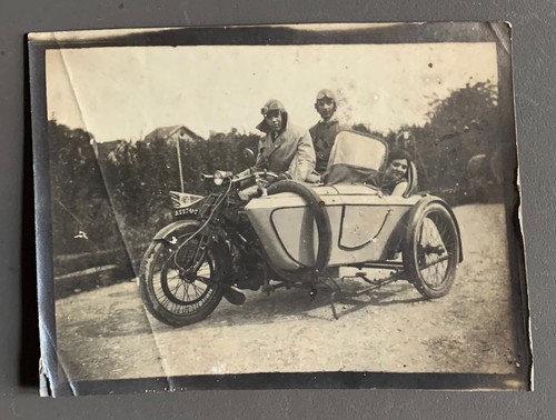 Photo ancienne moto side car - photo,